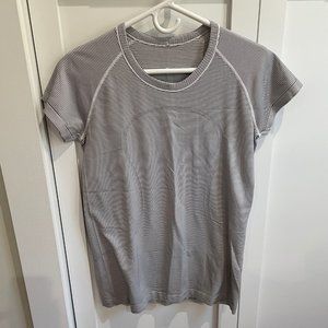 LULULEMON SWIFTY TECH TEE, BLK & WHT STRIPE, SZ 10